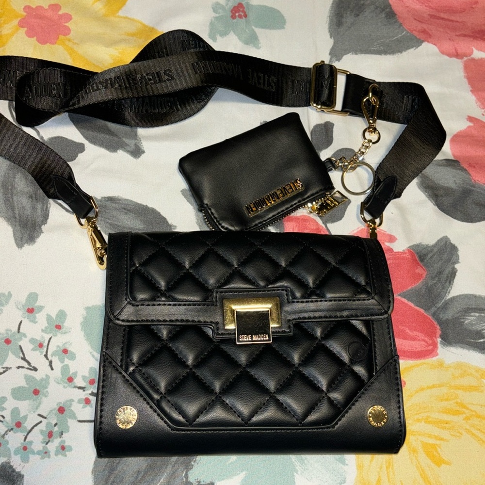 Black crossbody Steve Madden